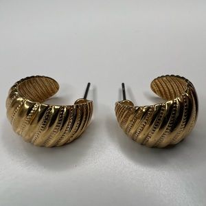 90’s Gold Crossiant Hoop Earrings